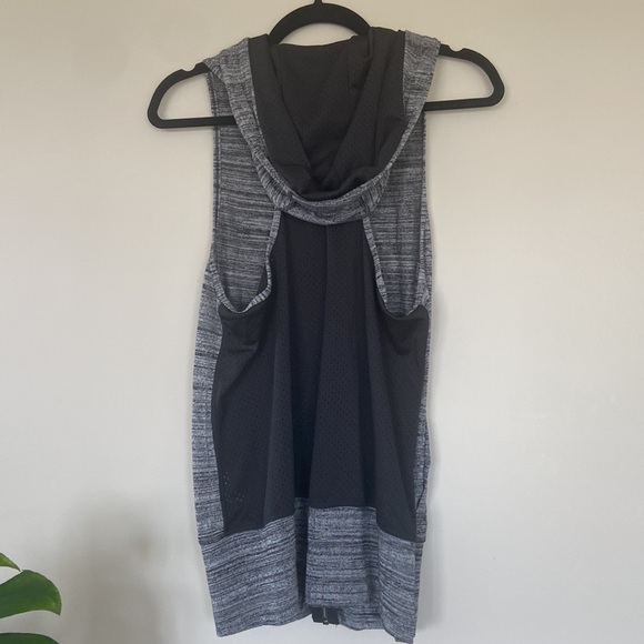 Mondetta Sleeveless Zipper Hoodie Vest - Picture 2 of 3